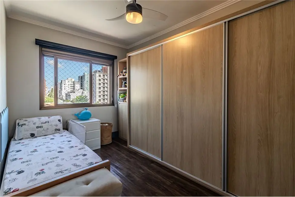 Apartamento com 3 quartos à venda, 97m2 em Passo da Areia, Porto Alegre - RS - imagem 4 Foto 4 de Apartamento com 3 quartos à venda, 97m2 em Passo da Areia, Porto Alegre - RS