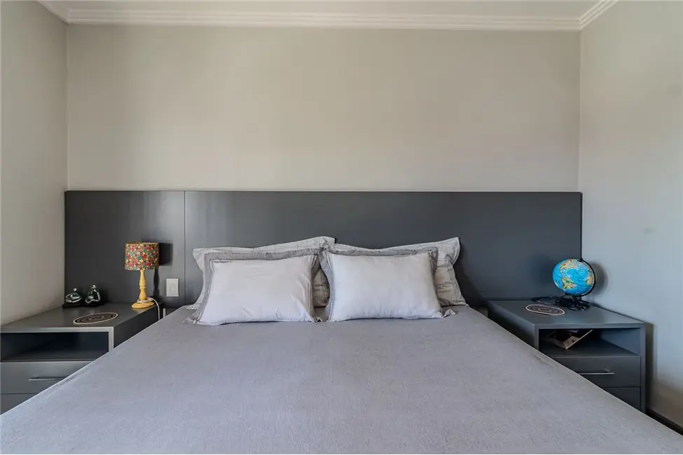 Apartamento com 3 quartos à venda, 97m2 em Passo da Areia, Porto Alegre - RS - imagem 9 Foto 9 de Apartamento com 3 quartos à venda, 97m2 em Passo da Areia, Porto Alegre - RS