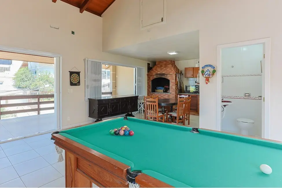 Foto 6 de Casa com 4 quartos à venda, 295m2 em Trindade, Florianopolis - SC