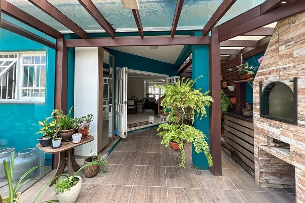 Foto 2 de Casa com 4 quartos à venda, 300m2 em São Luis, Canoas - RS