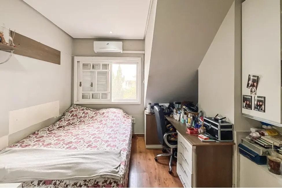 Casa com 4 quartos à venda, 300m2 em São Luis, Canoas - RS - imagem 8 Foto 8 de Casa com 4 quartos à venda, 300m2 em São Luis, Canoas - RS