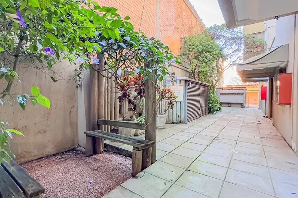 Apartamento com 3 quartos à venda, 121m2 em Auxiliadora, Porto Alegre - RS - imagem 5 Foto 5 de Apartamento com 3 quartos à venda, 121m2 em Auxiliadora, Porto Alegre - RS