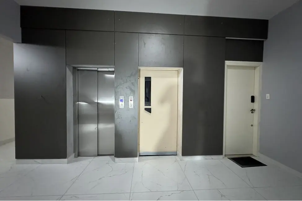 Apartamento com 3 quartos à venda, 102m2 em Centro, Balneario Camboriu - SC - imagem 6 Foto 6 de Apartamento com 3 quartos à venda, 102m2 em Centro, Balneario Camboriu - SC