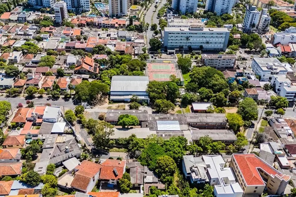 Foto 2 de Terreno / Lote à venda, 705m2 em Vila Ipiranga, Porto Alegre - RS