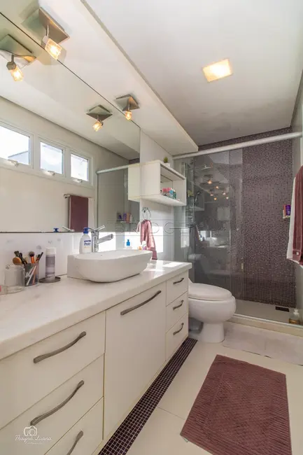 Casa com 6 quartos à venda, 570m2 em Três Figueiras, Porto Alegre - RS - imagem 3 Foto 3 de Casa com 6 quartos à venda, 570m2 em Três Figueiras, Porto Alegre - RS