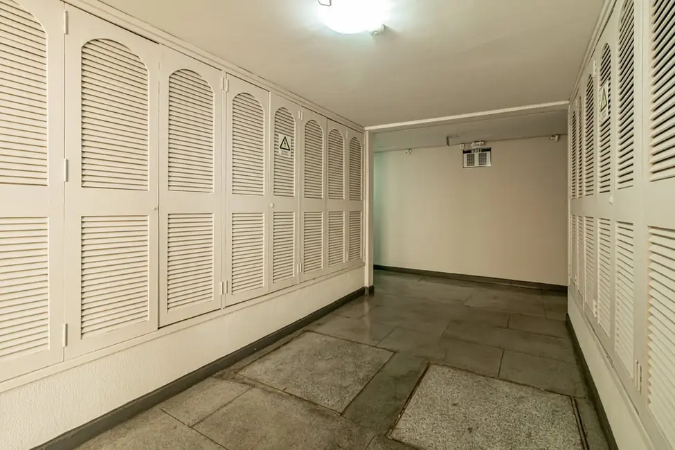 Apartamento com 3 quartos à venda, 78m2 em Higienópolis, Porto Alegre - RS - imagem 7 Foto 7 de Apartamento com 3 quartos à venda, 78m2 em Higienópolis, Porto Alegre - RS