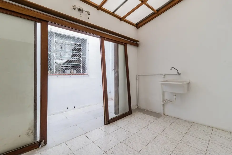 Apartamento com 2 quartos à venda, 64m2 em Vila Ipiranga, Porto Alegre - RS - imagem 6 Foto 6 de Apartamento com 2 quartos à venda, 64m2 em Vila Ipiranga, Porto Alegre - RS