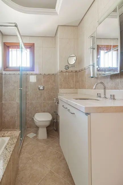 Foto 3 de Casa com 4 quartos à venda, 223m2 em Vila Assunção, Porto Alegre - RS