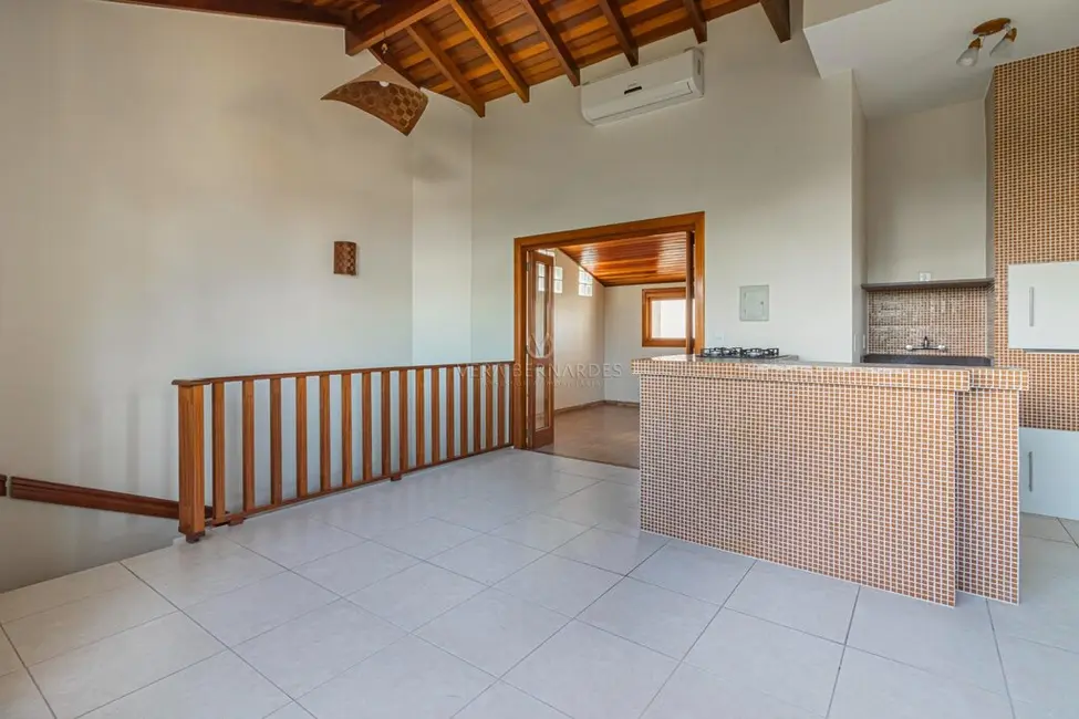 Foto 2 de Casa com 4 quartos à venda, 223m2 em Vila Assunção, Porto Alegre - RS