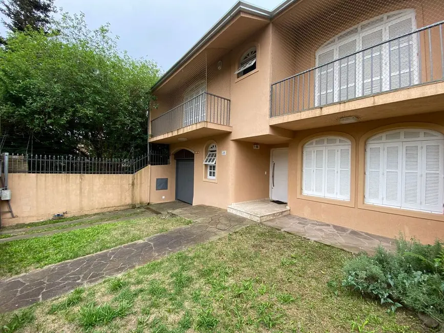 Foto 1 de Casa com 4 quartos à venda, 265m2 em Chácara das Pedras, Porto Alegre - RS