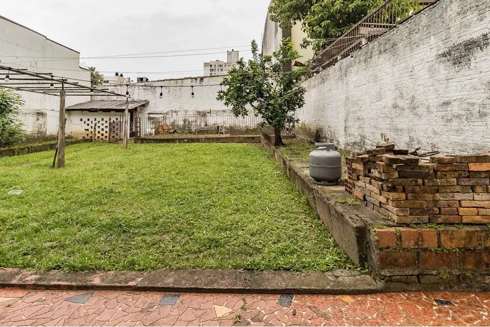 Casa com 3 quartos à venda, 200m2 em Santana, Porto Alegre - RS - imagem 6 Foto 6 de Casa com 3 quartos à venda, 200m2 em Santana, Porto Alegre - RS