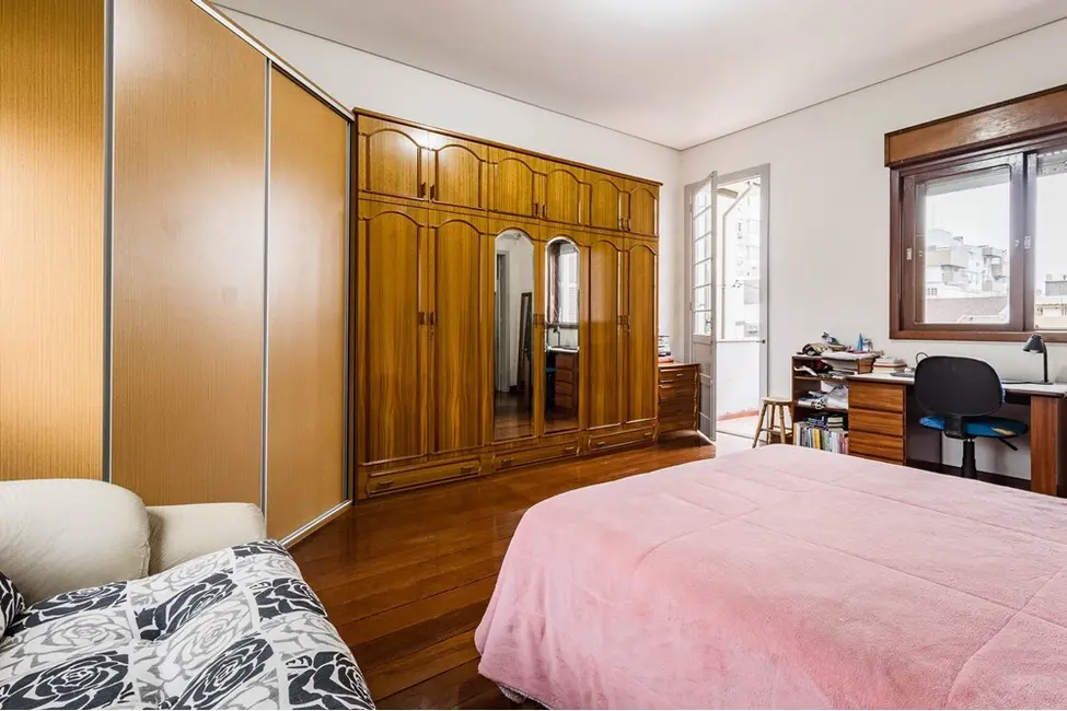 Foto 2 de Casa com 3 quartos à venda, 200m2 em Santana, Porto Alegre - RS