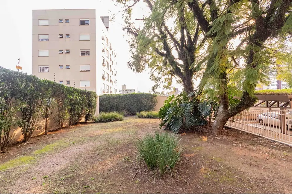 Apartamento com 3 quartos à venda, 84m2 em Passo da Areia, Porto Alegre - RS - imagem 3 Foto 3 de Apartamento com 3 quartos à venda, 84m2 em Passo da Areia, Porto Alegre - RS