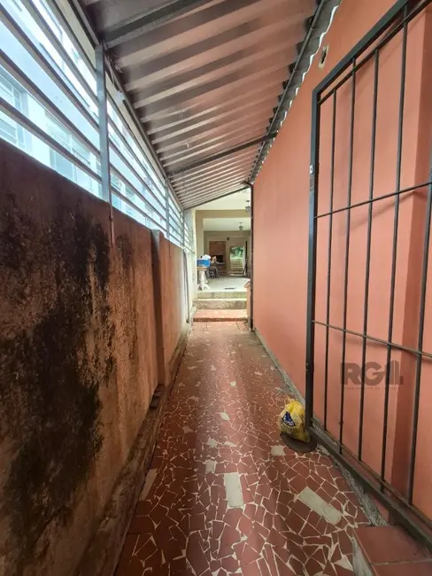 Casa com 4 quartos à venda, 280m2 em Teresópolis, Porto Alegre - RS - imagem 5 Foto 5 de Casa com 4 quartos à venda, 280m2 em Teresópolis, Porto Alegre - RS