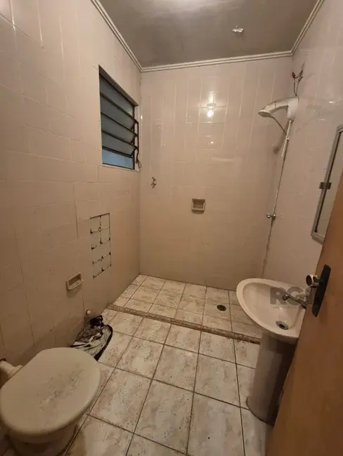 Casa com 4 quartos à venda, 280m2 em Teresópolis, Porto Alegre - RS - imagem 7 Foto 7 de Casa com 4 quartos à venda, 280m2 em Teresópolis, Porto Alegre - RS