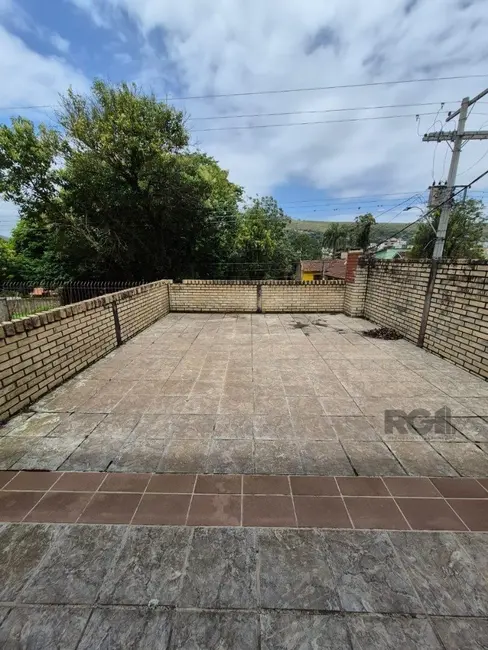 Casa com 4 quartos à venda, 280m2 em Teresópolis, Porto Alegre - RS - imagem 8 Foto 8 de Casa com 4 quartos à venda, 280m2 em Teresópolis, Porto Alegre - RS