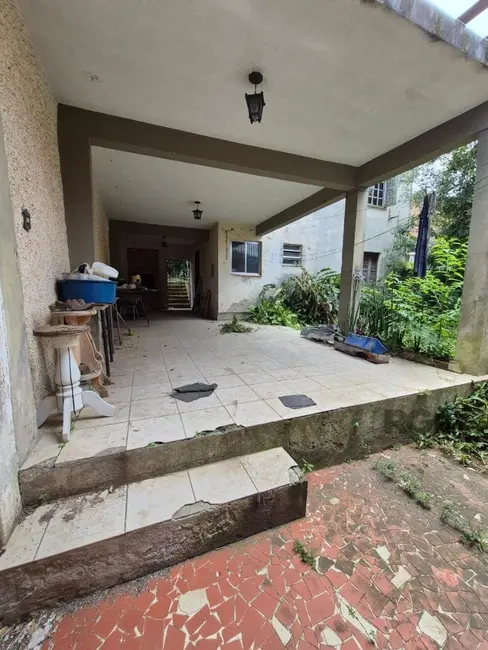 Casa com 4 quartos à venda, 280m2 em Teresópolis, Porto Alegre - RS - imagem 4 Foto 4 de Casa com 4 quartos à venda, 280m2 em Teresópolis, Porto Alegre - RS