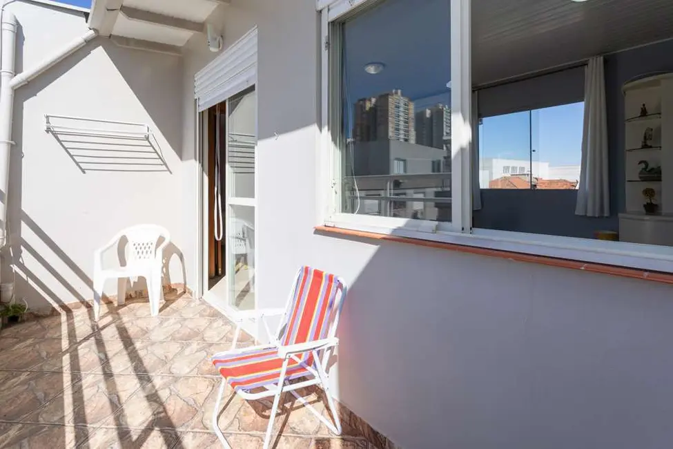 Cobertura com 2 quartos à venda, 80m2 em Passo da Areia, Porto Alegre - RS - imagem 2 Foto 2 de Cobertura com 2 quartos à venda, 80m2 em Passo da Areia, Porto Alegre - RS