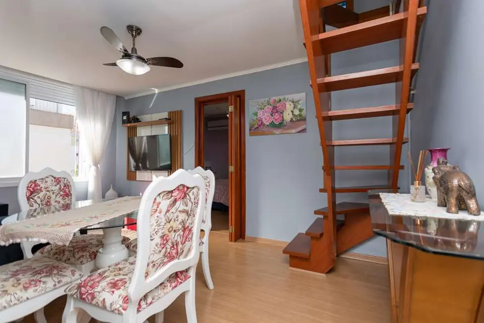 Foto 1 de Cobertura com 2 quartos à venda, 80m2 em Passo da Areia, Porto Alegre - RS