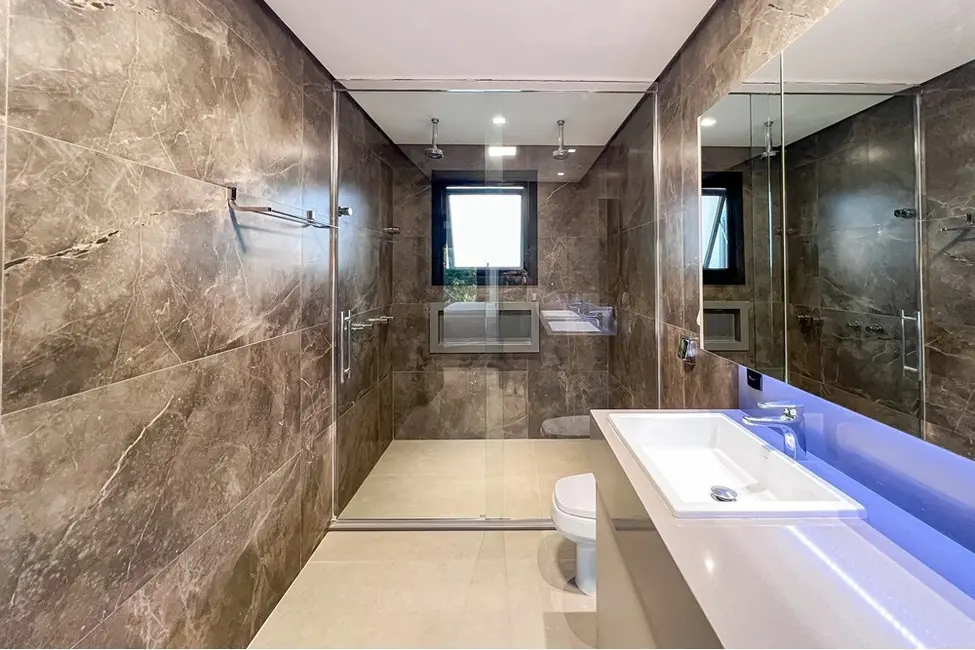 Casa com 3 quartos à venda, 259m2 em Estância Velha, Canoas - RS - imagem 8 Foto 8 de Casa com 3 quartos à venda, 259m2 em Estância Velha, Canoas - RS
