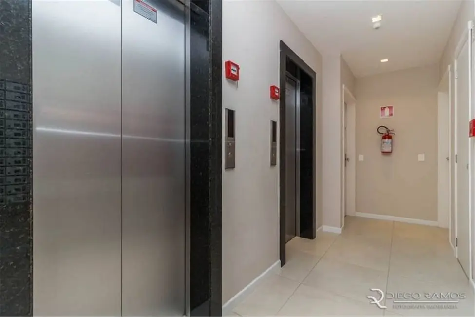 Foto 2 de Apartamento com 3 quartos à venda, 75m2 em Jardim Carvalho, Porto Alegre - RS