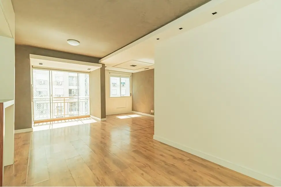 Foto 1 de Apartamento com 3 quartos à venda, 74m2 em Passo da Areia, Porto Alegre - RS