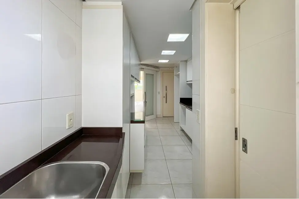 Apartamento com 3 quartos à venda, 146m2 em Centro, Canoas - RS - imagem 6 Foto 6 de Apartamento com 3 quartos à venda, 146m2 em Centro, Canoas - RS