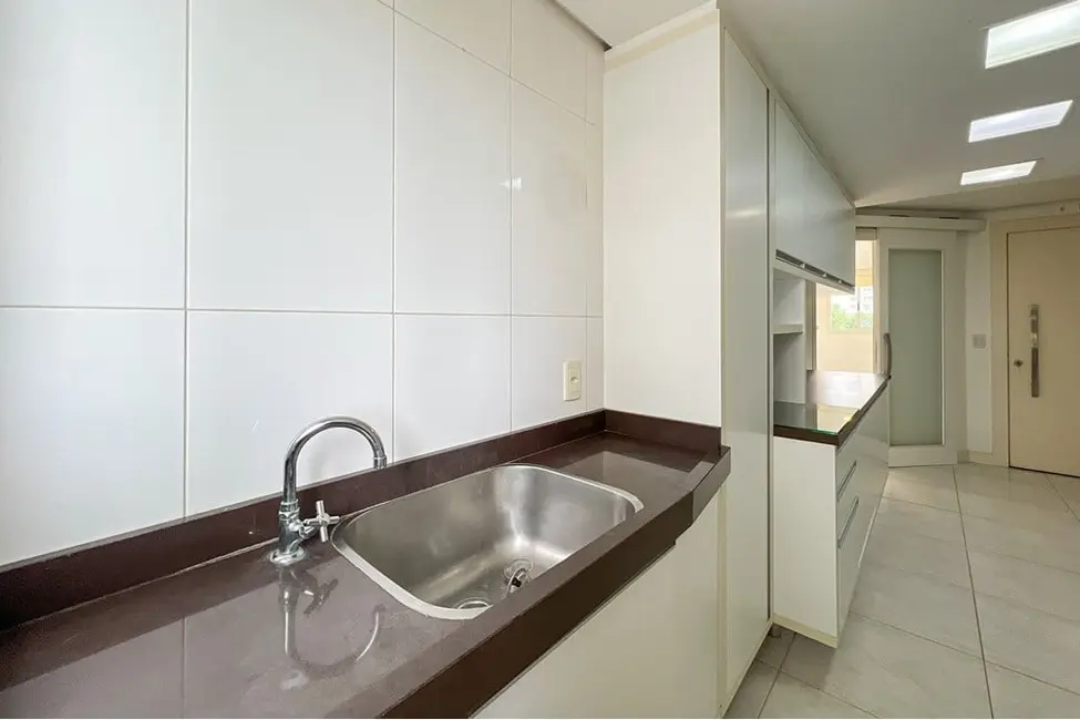 Apartamento com 3 quartos à venda, 146m2 em Centro, Canoas - RS - imagem 5 Foto 5 de Apartamento com 3 quartos à venda, 146m2 em Centro, Canoas - RS