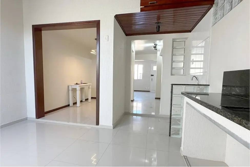 Casa com 3 quartos à venda, 73m2 em Sarandi, Porto Alegre - RS - imagem 3 Foto 3 de Casa com 3 quartos à venda, 73m2 em Sarandi, Porto Alegre - RS