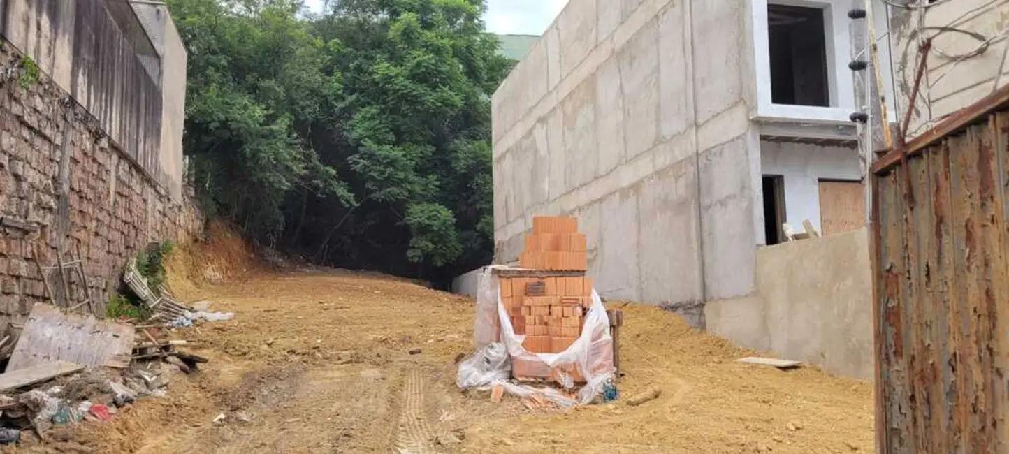 Foto 1 de Terreno / Lote à venda, 370m2 em Chácara das Pedras, Porto Alegre - RS