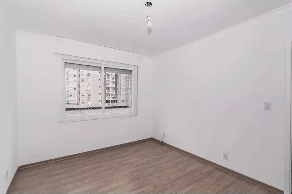 Foto 3 de Apartamento com 2 quartos à venda, 69m2 em Vila Ipiranga, Porto Alegre - RS