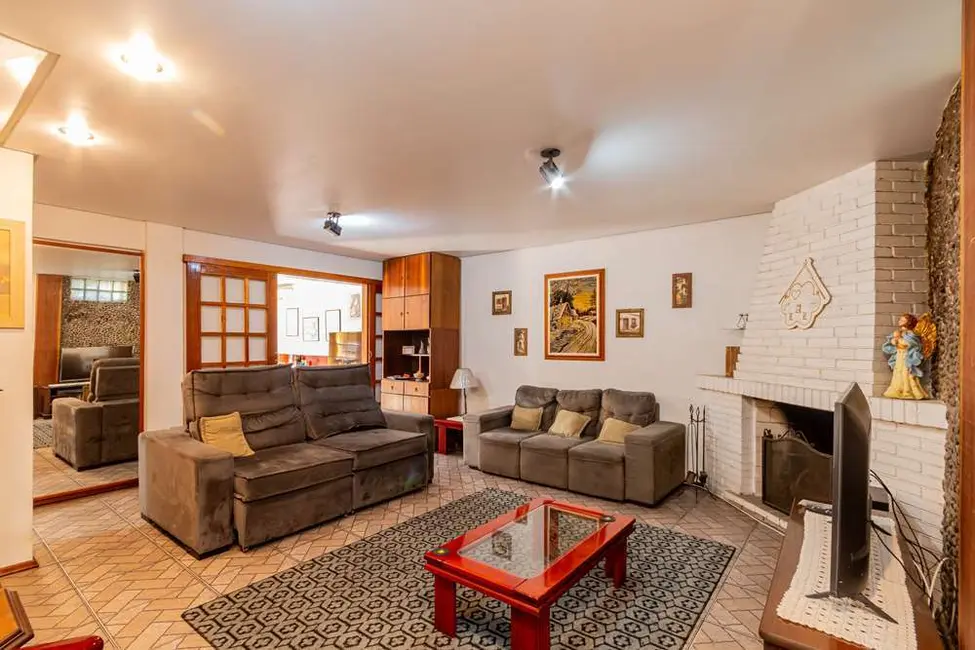 Casa com 3 quartos à venda, 120m2 em Medianeira, Porto Alegre - RS - imagem 1 Foto 1 de Casa com 3 quartos à venda, 120m2 em Medianeira, Porto Alegre - RS