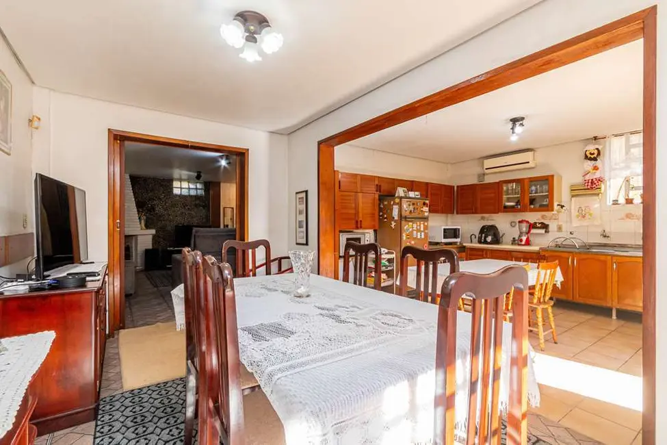 Casa com 3 quartos à venda, 120m2 em Medianeira, Porto Alegre - RS - imagem 7 Foto 7 de Casa com 3 quartos à venda, 120m2 em Medianeira, Porto Alegre - RS