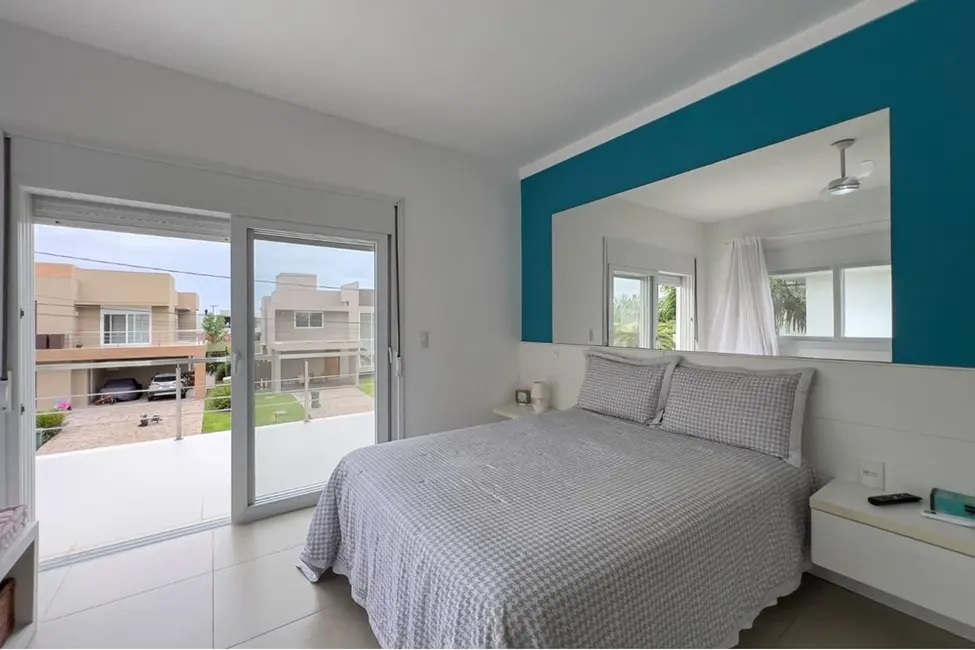 Casa de Condomínio com 5 quartos à venda, 413m2 em Xangri-lá - RS - imagem 8 Foto 8 de Casa de Condomínio com 5 quartos à venda, 413m2 em Xangri-lá - RS