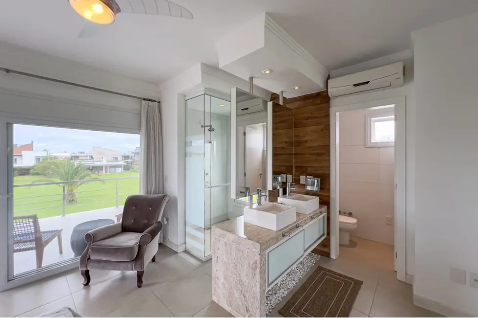 Casa de Condomínio com 5 quartos à venda, 413m2 em Xangri-lá - RS - imagem 5 Foto 5 de Casa de Condomínio com 5 quartos à venda, 413m2 em Xangri-lá - RS
