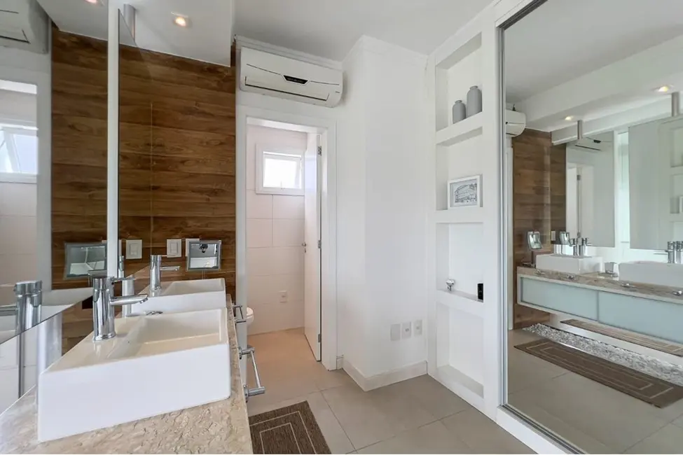 Casa de Condomínio com 5 quartos à venda, 413m2 em Xangri-lá - RS - imagem 4 Foto 4 de Casa de Condomínio com 5 quartos à venda, 413m2 em Xangri-lá - RS