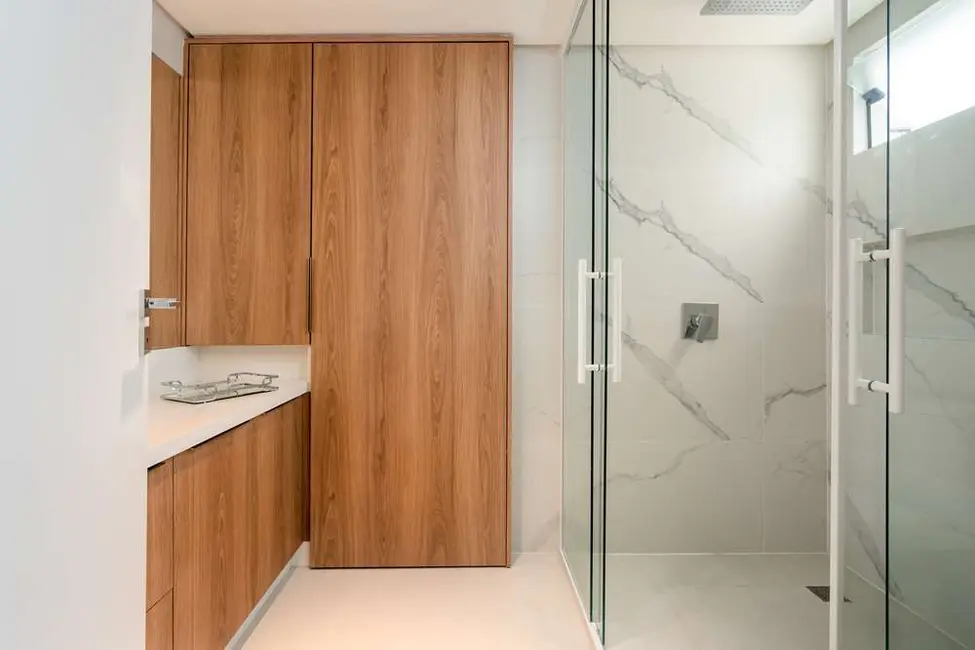 Apartamento com 4 quartos à venda, 149m2 em Centro, Balneario Camboriu - SC - imagem 2 Foto 2 de Apartamento com 4 quartos à venda, 149m2 em Centro, Balneario Camboriu - SC