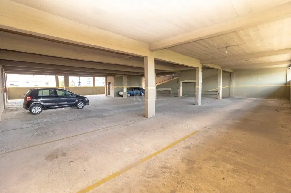 Foto 2 de Prédio Inteiro à venda, 1700m2 em Jardim Lindóia, Porto Alegre - RS