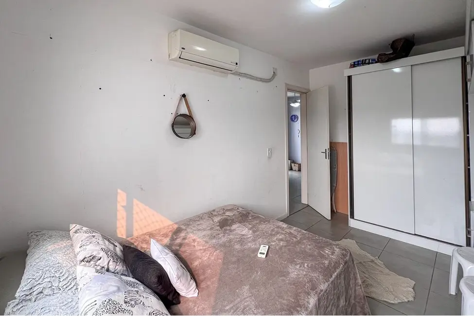Foto 2 de Apartamento com 2 quartos à venda, 55m2 em Fátima, Canoas - RS
