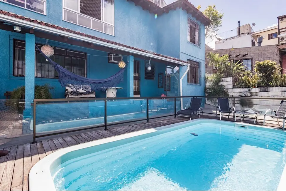 Foto 1 de Casa com 4 quartos à venda, 216m2 em Partenon, Porto Alegre - RS