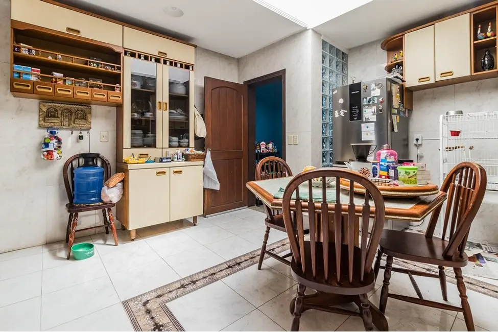 Casa com 4 quartos à venda, 216m2 em Partenon, Porto Alegre - RS - imagem 7 Foto 7 de Casa com 4 quartos à venda, 216m2 em Partenon, Porto Alegre - RS