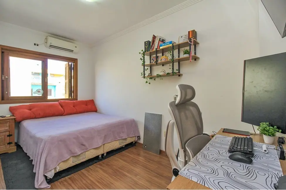 Casa com 4 quartos à venda, 201m2 em Espírito Santo, Porto Alegre - RS - imagem 5 Foto 5 de Casa com 4 quartos à venda, 201m2 em Espírito Santo, Porto Alegre - RS