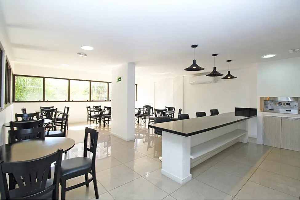 Apartamento com 2 quartos à venda, 70m2 em Menino Deus, Porto Alegre - RS - imagem 3 Foto 3 de Apartamento com 2 quartos à venda, 70m2 em Menino Deus, Porto Alegre - RS