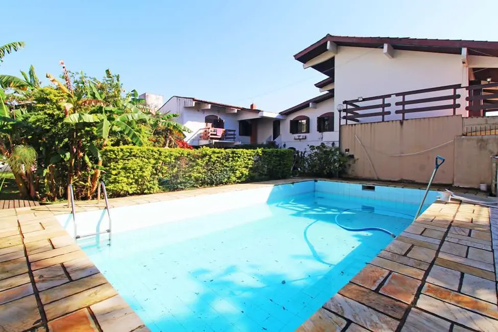 Casa com 4 quartos à venda, 458m2 em Partenon, Porto Alegre - RS - imagem 2 Foto 2 de Casa com 4 quartos à venda, 458m2 em Partenon, Porto Alegre - RS