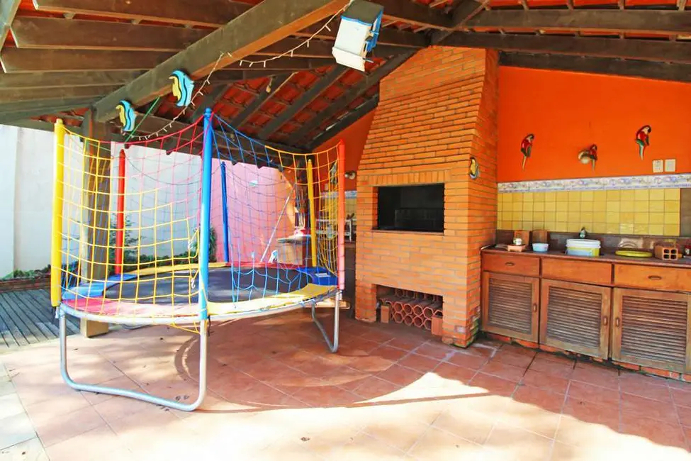 Casa com 4 quartos à venda, 458m2 em Partenon, Porto Alegre - RS - imagem 8 Foto 8 de Casa com 4 quartos à venda, 458m2 em Partenon, Porto Alegre - RS