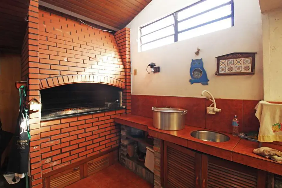 Casa com 4 quartos à venda, 458m2 em Partenon, Porto Alegre - RS - imagem 5 Foto 5 de Casa com 4 quartos à venda, 458m2 em Partenon, Porto Alegre - RS