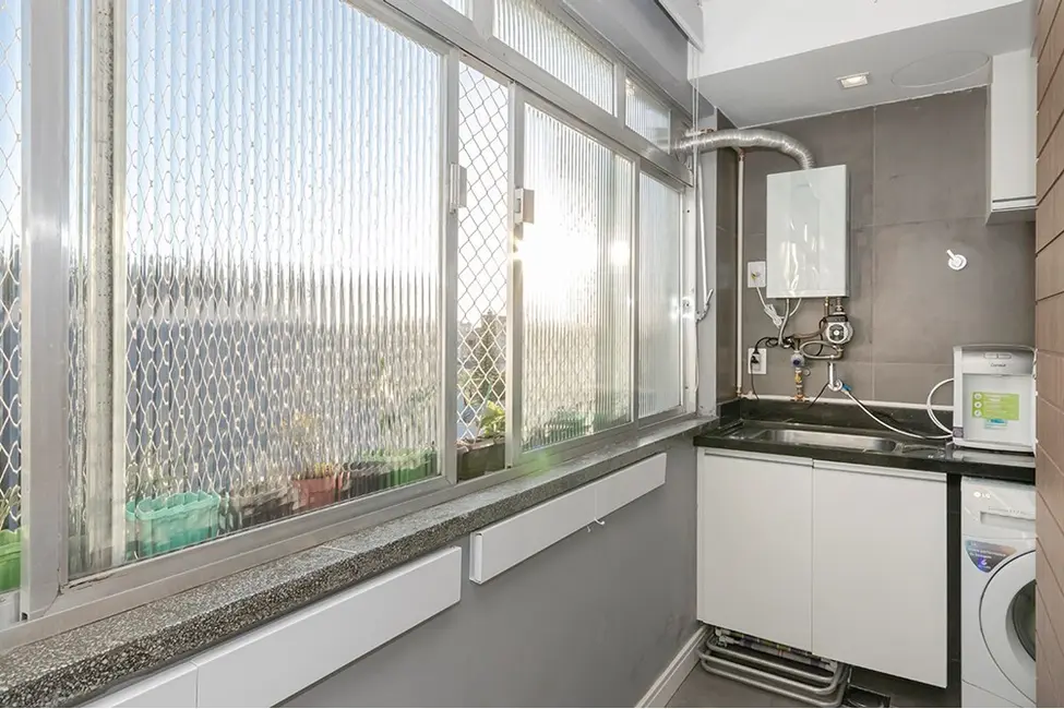 Apartamento com 3 quartos à venda, 100m2 em Menino Deus, Porto Alegre - RS - imagem 6 Foto 6 de Apartamento com 3 quartos à venda, 100m2 em Menino Deus, Porto Alegre - RS