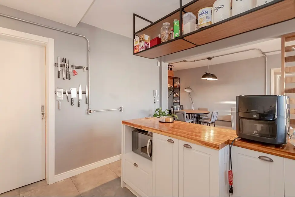 Apartamento com 3 quartos à venda, 100m2 em Menino Deus, Porto Alegre - RS - imagem 5 Foto 5 de Apartamento com 3 quartos à venda, 100m2 em Menino Deus, Porto Alegre - RS