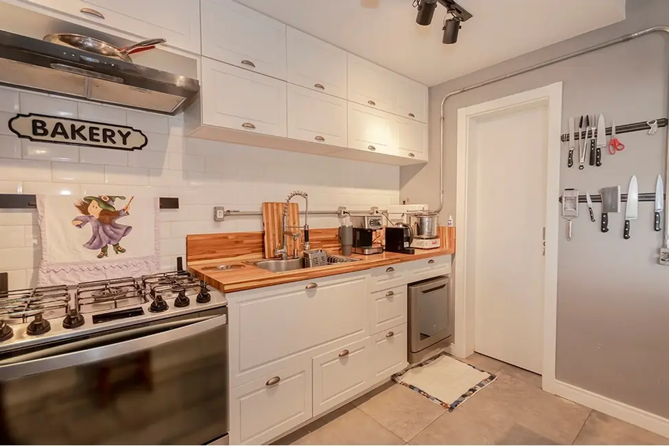 Apartamento com 3 quartos à venda, 100m2 em Menino Deus, Porto Alegre - RS - imagem 4 Foto 4 de Apartamento com 3 quartos à venda, 100m2 em Menino Deus, Porto Alegre - RS