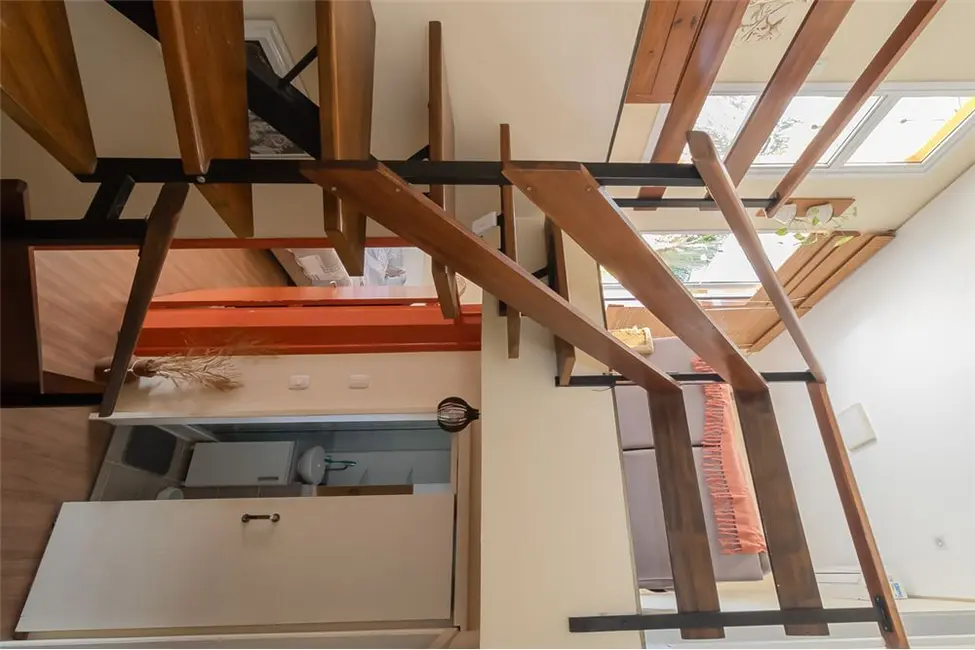 Casa de Condomínio com 3 quartos à venda, 116m2 em Medianeira, Porto Alegre - RS - imagem 4 Foto 4 de Casa de Condomínio com 3 quartos à venda, 116m2 em Medianeira, Porto Alegre - RS